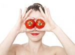 tomatoes protect eyes 1